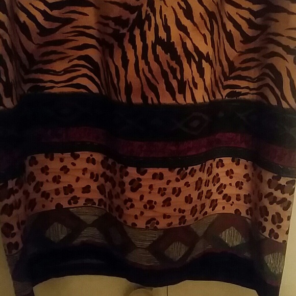 Size 12 dress for a night out on the town or work. - Picture 3 of 4